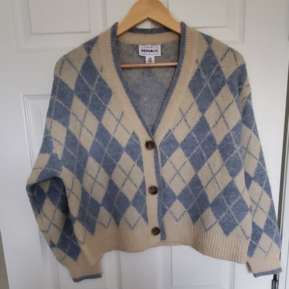 For The Republic Blue and Beige Argyle diamond pattern Cardigan SZ M